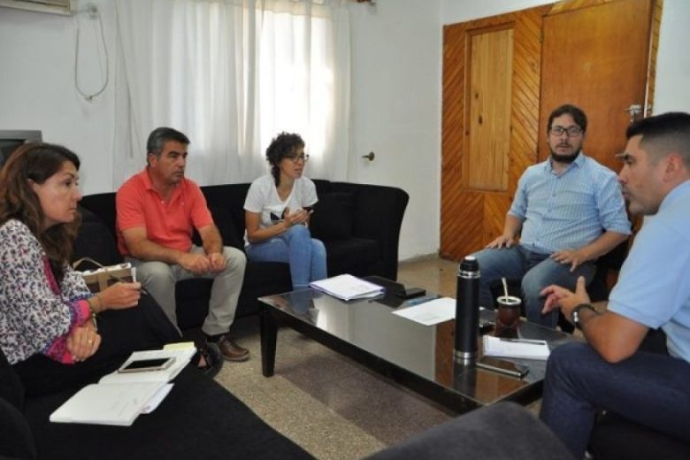 FOTO-Nota-Coordinan-acciones-para-acondicionar-escuelas-630x426.jpg