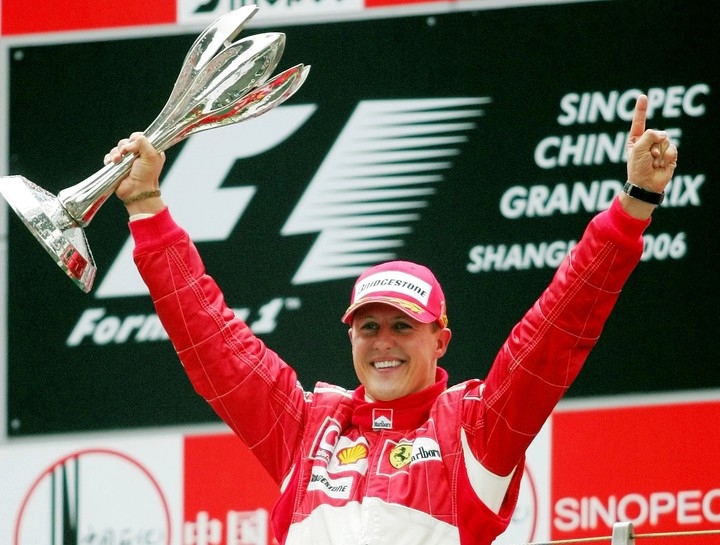 michael-schumacher-logro-cinco-coronas___TgKyroqNU_720x0__1.jpg