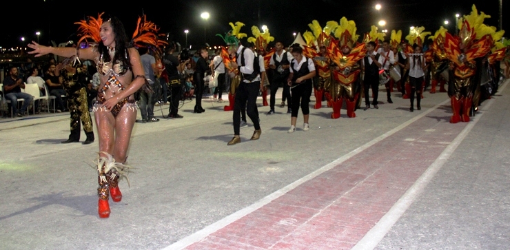 carnava44l.jpg
