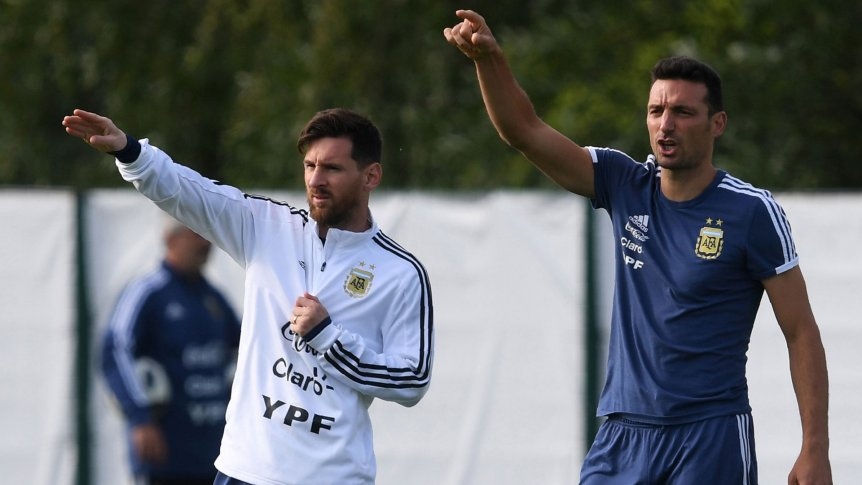 messi scaloni.jpg