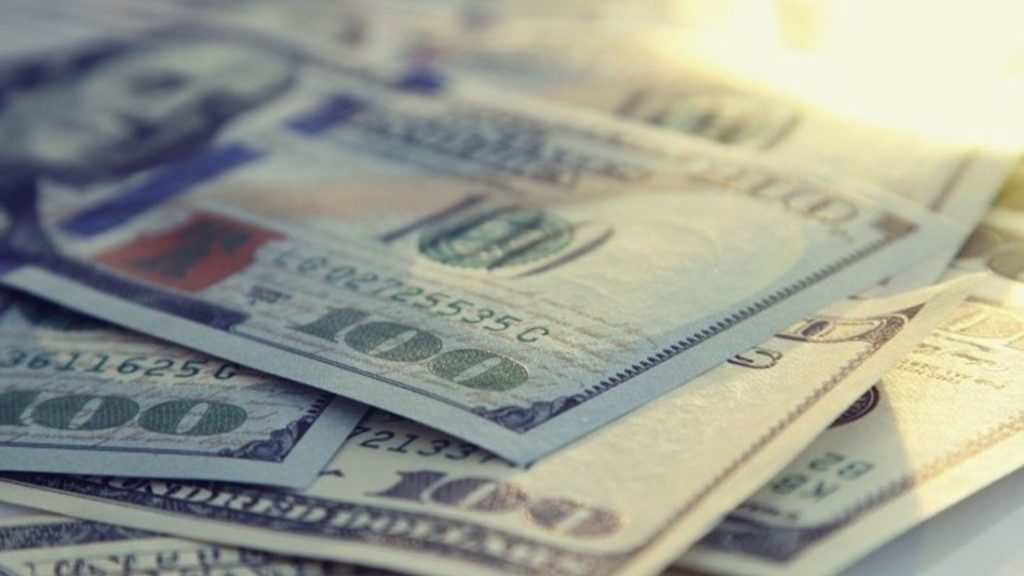 dolar3.jpg_429366282.jpg