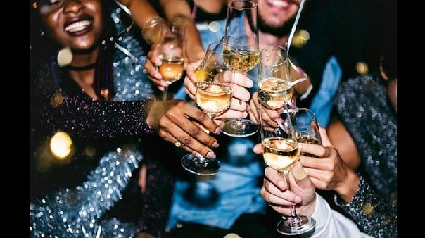 crean-bebida-sin-alcohol-que-embriaga-pero-no--878130-588297-jpg_604x0.jpg