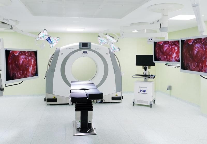 img_ellopart_20190329-124111_imagenes_lv_getty_1-quiirofano_integrado_con_tac_intraoperatorio_mobil-k7uF-U461321356582f0E-992x558@LaVanguardia-Web.jpg