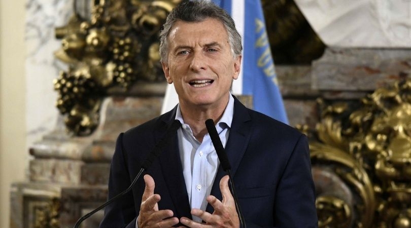 macri_salon_blanco_1.jpg_1956802537.jpg