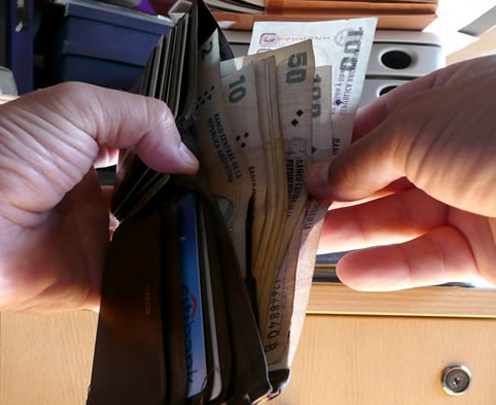 DINERO-EN-MANO.jpg