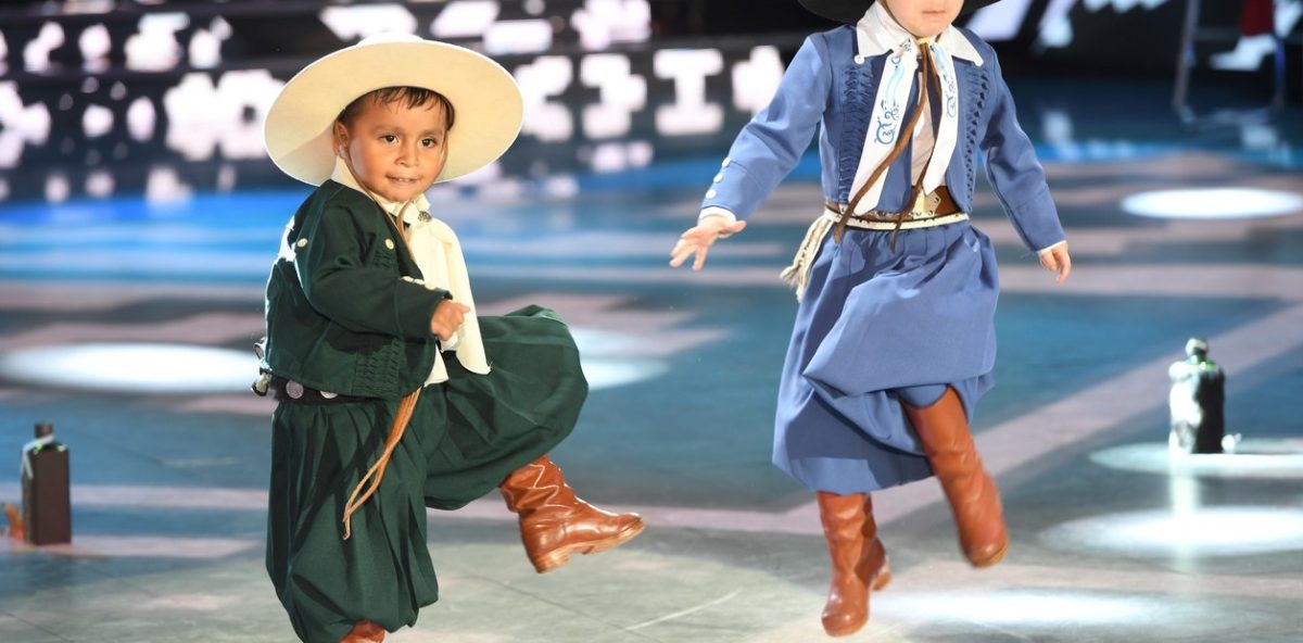 bastian-y-maximo-dos-ninos___LG-67sfNY_1256x620__1.jpg
