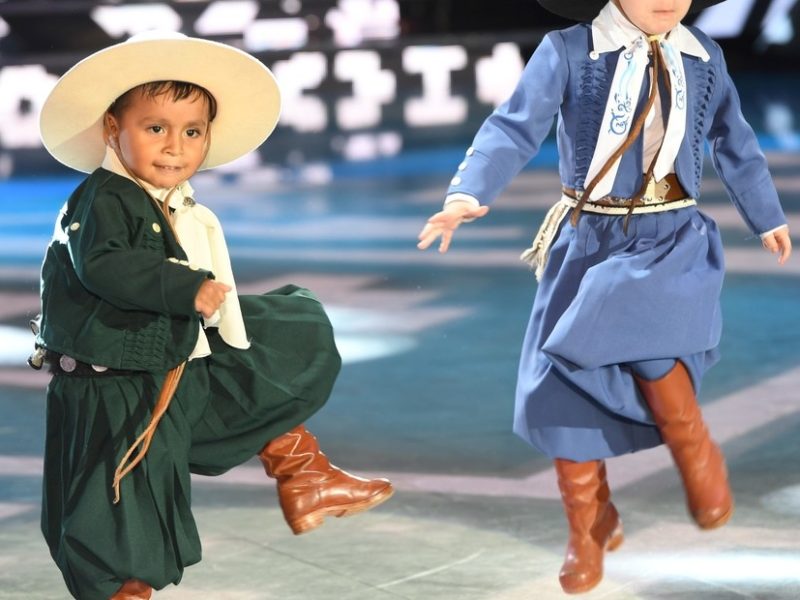 bastian-y-maximo-dos-ninos___LG-67sfNY_1256x620__1.jpg