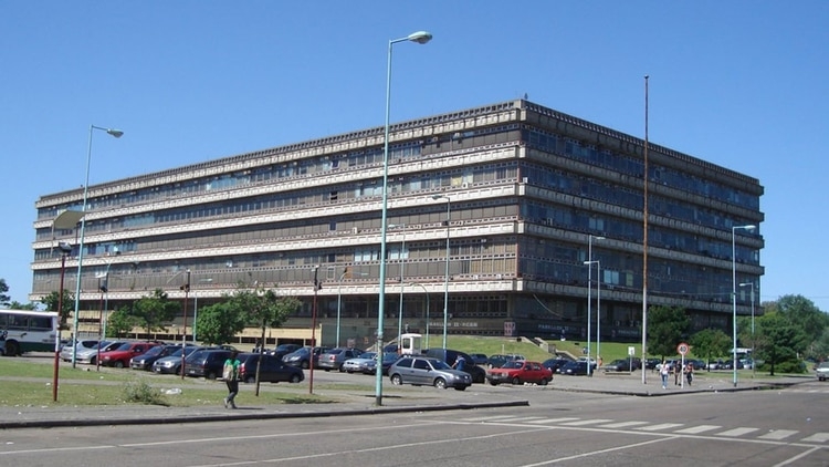 Facultad-de-Ciencias-Exactas-de-la-UBA.jpg