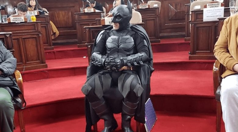 batman_solidario_1.png_1956802537.jpg