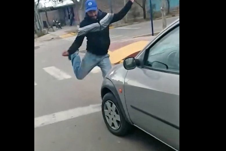 1563494996810Militante que agrede1.jpg