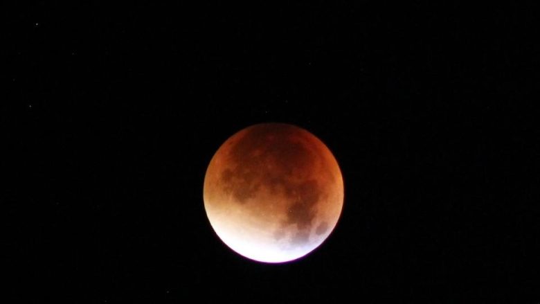 lunar-eclipse-962407-1280.jpg