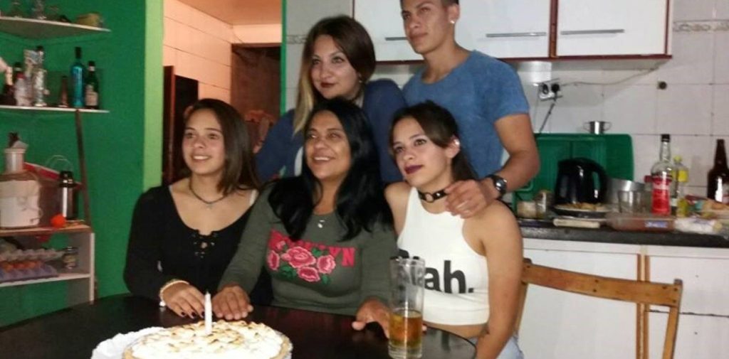 sandra-en-el-medio-celebrando___s0Vp7UUT7_1256x620__1.jpg