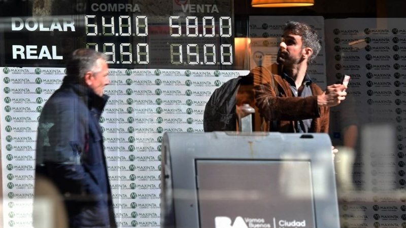 dolar_a_58_1.jpg_1956802537.jpg
