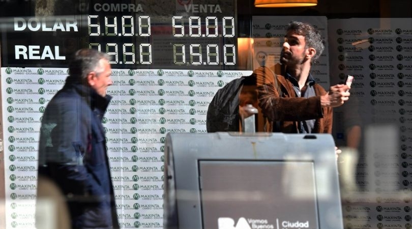 dolar_a_58_1.jpg_1956802537.jpg