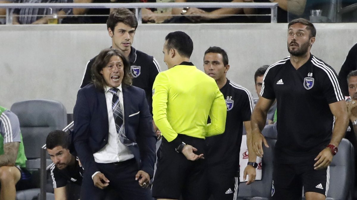 almeyda-enojo-arbitro-1920-1.jpg