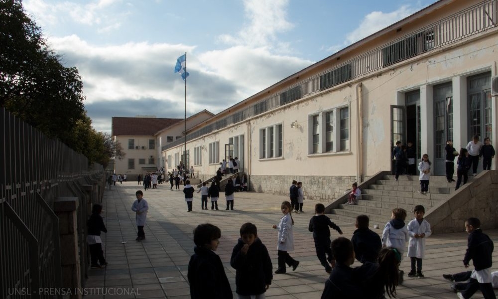 Escuela-Mixta-2-1000x600.jpg