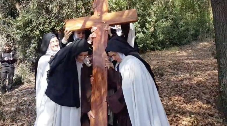 Carmelitas-Descalzas-Bendicion-monasterio_ClaudioAndiarena270819.jpg