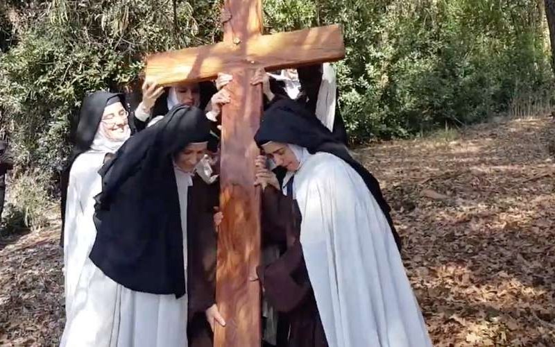 Carmelitas-Descalzas-Bendicion-monasterio_ClaudioAndiarena270819.jpg