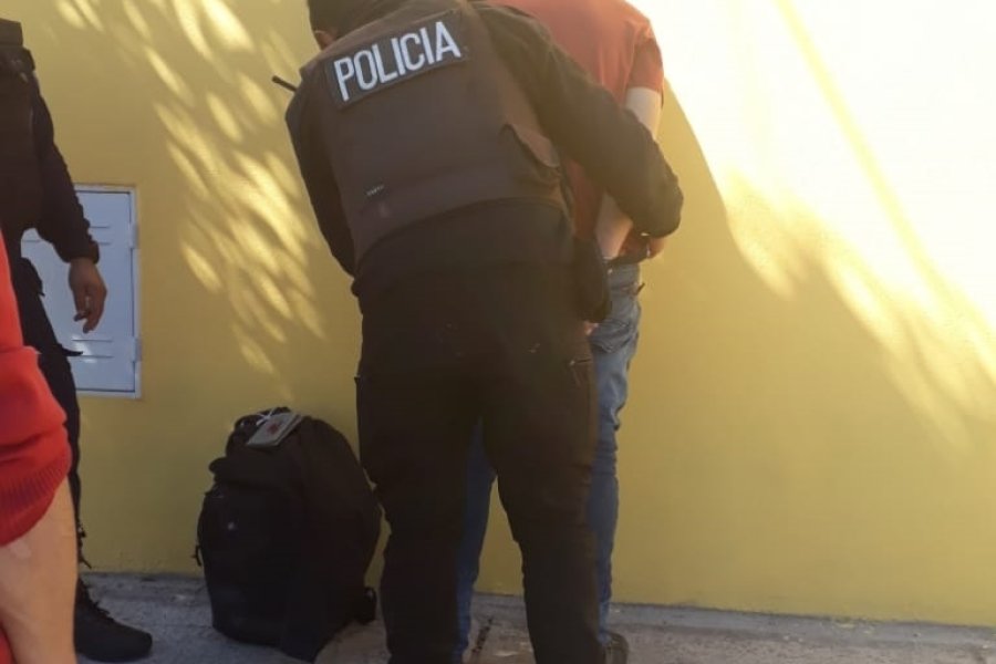 detenidook.jpg
