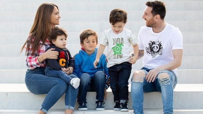 lionel_messi_y_familia.jpg_1956802537 (1).jpg