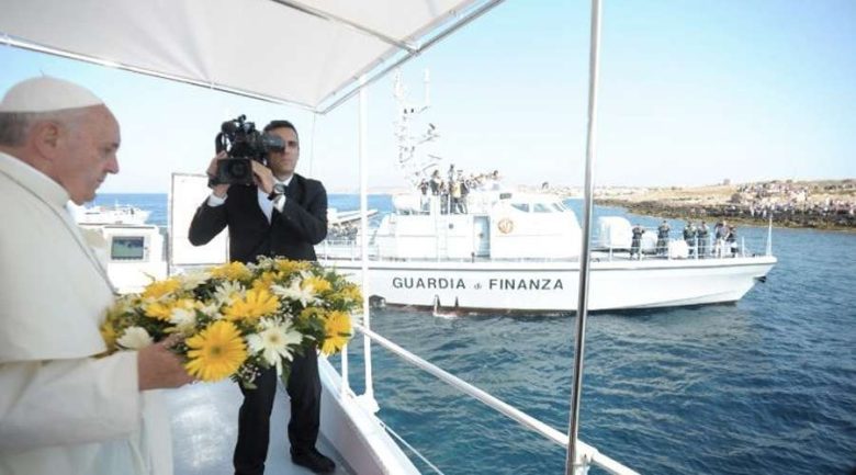 PapaFrancisco_Lampedusa_2013_VaticanMedia.jpg