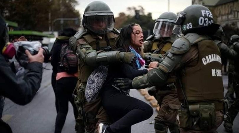 carabineros_1.jpg_1956802537.jpg