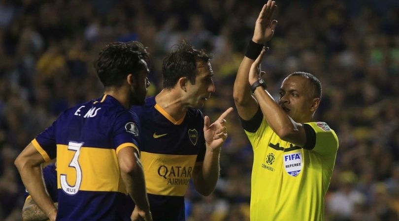 arbitro_portada.jpg_1956802537.jpg