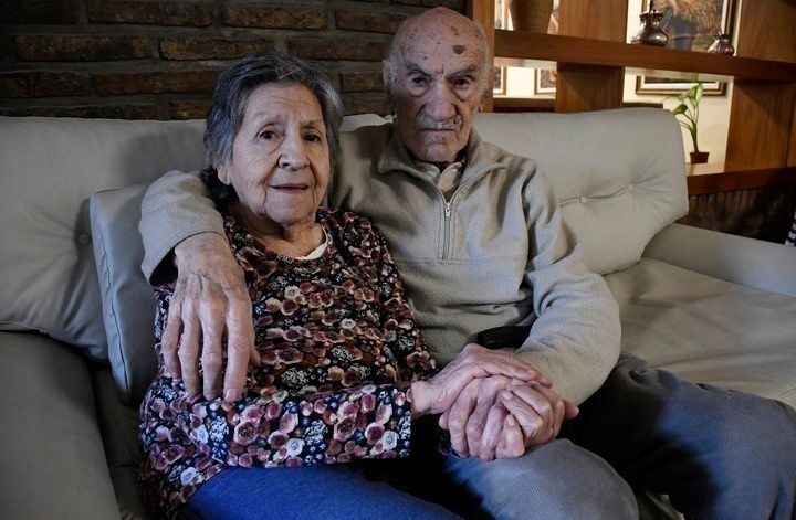 hilda-y-hugo-en-julio___lvzc3psw_720x0__1_1.jpg_65244160.jpg
