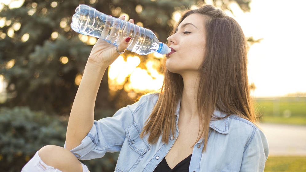 estas-bebiendo-demasiada-agua.jpg