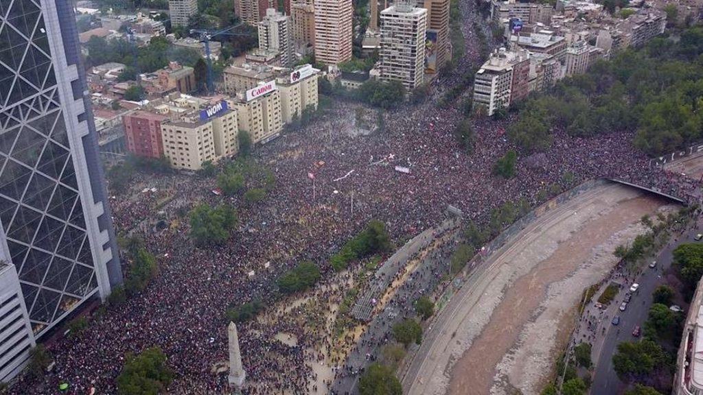 chile-manifestacixn_1.jpg_429366282.jpg