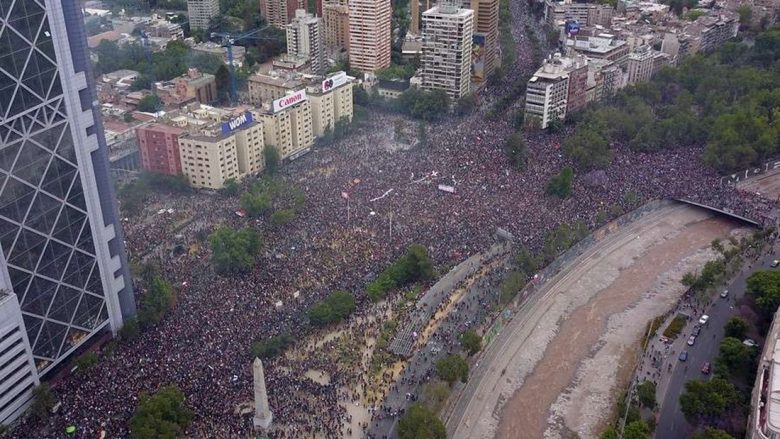 chile-manifestacixn_1.jpg_429366282.jpg