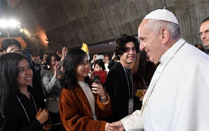 Papa-Francisco-Catedral-Tokyo-Jovenes-VaticanMedia-25112019.jpg