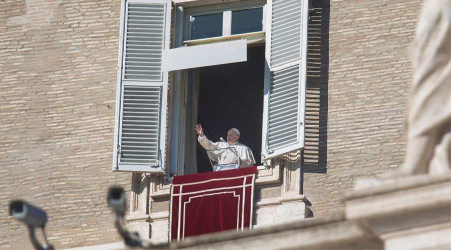 Papa-Francisco-Angelus-Santa-Maria-Daniel-Ibanez-01012020.jpg