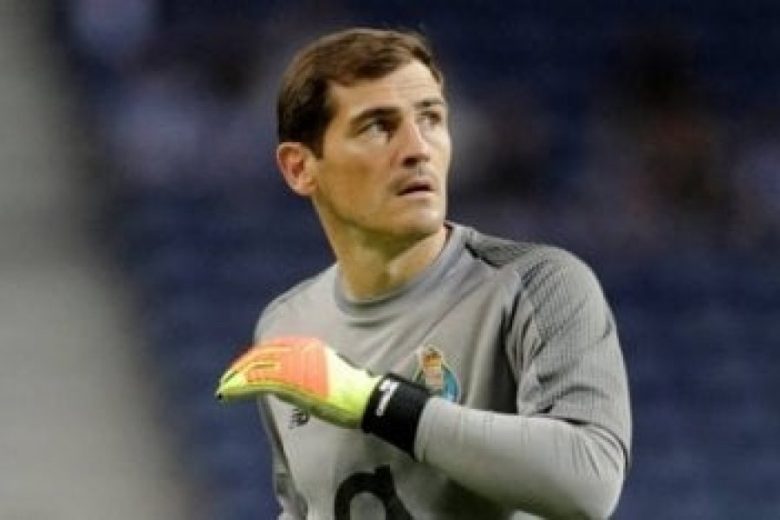 iker-casillas-felicito-a-sainz-y-alonso_416x234.jpg