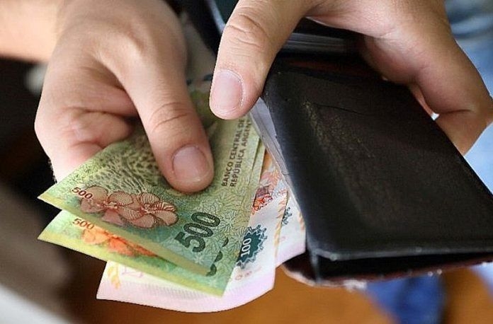 billetera_pesos-696x458.jpg_1110829337.jpg