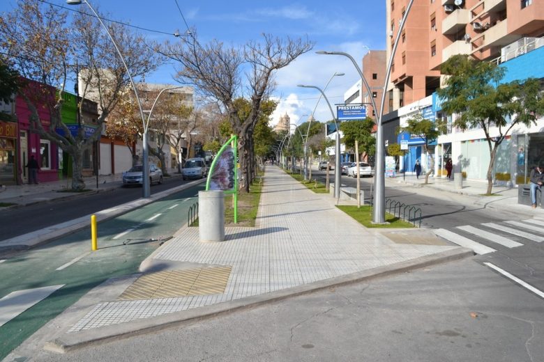 Boulevard de los Jacarandaes 1.jpg