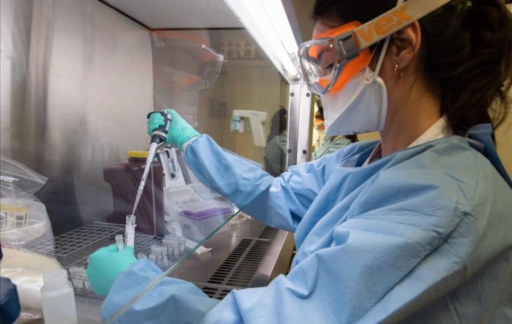 pruebas-coronavirus-laboratorio-del-hospital-clinic-barcelona-1583403152407.jpg