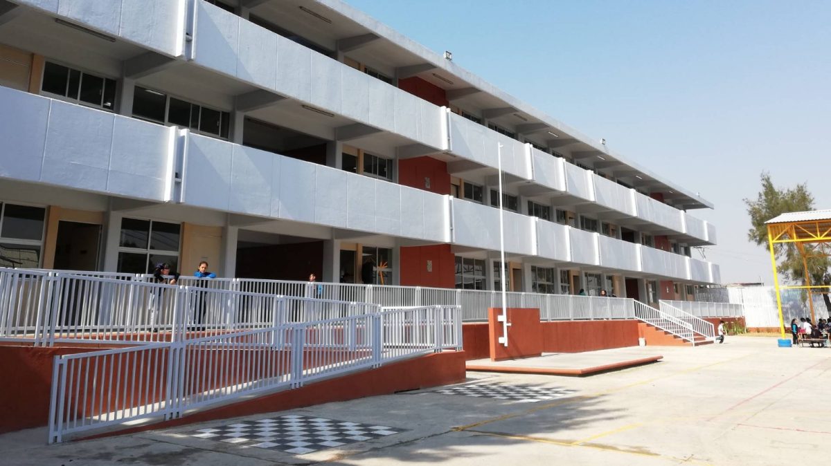 Escuelas-reconstruidas-1-3.jpg
