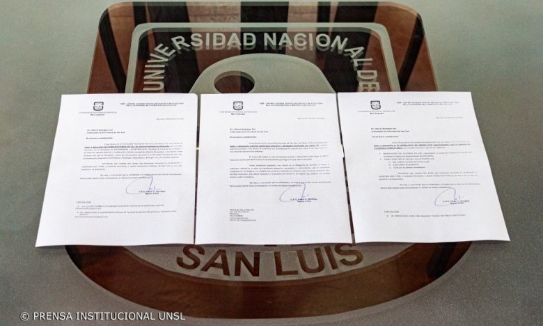 200319-Notas-del-Rector-al-Gobernador_-25-5-1000x600 (1).jpg
