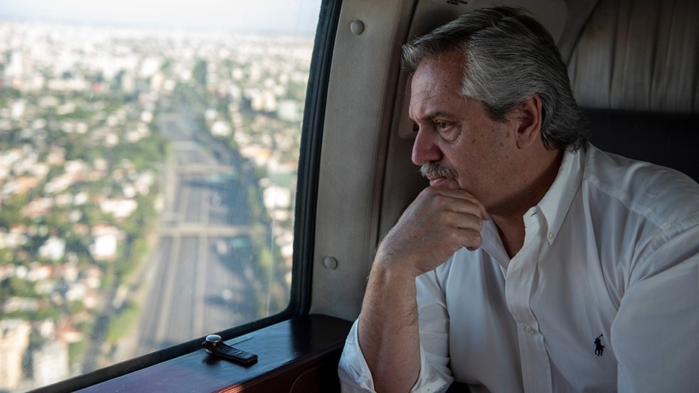 alberto fernandez avion.jpg