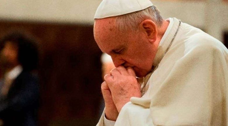PapaFrancisco-VaticanMedia-260320.jpg