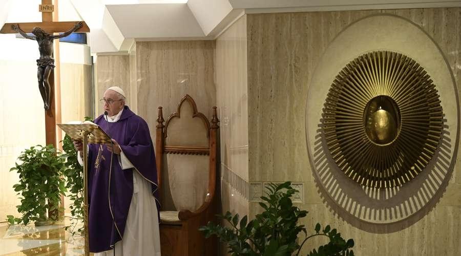 PapaFrancisco_MisaCasaSantaMarta_30Marzo2020_VaticanMedia.jpg