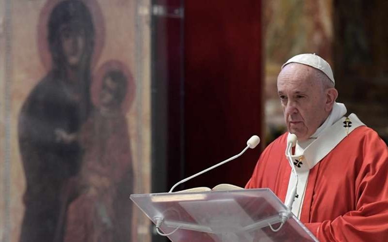 PapaFrancisco_DomingoRamos_5abril2020_VaticanMedia.jpg