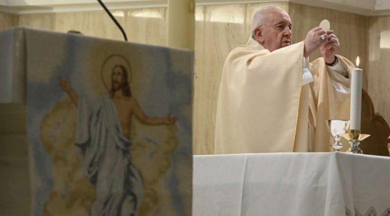 PapaFrancisco_MisaSantaMarta_13abril2020_VaticanMedia.jpg