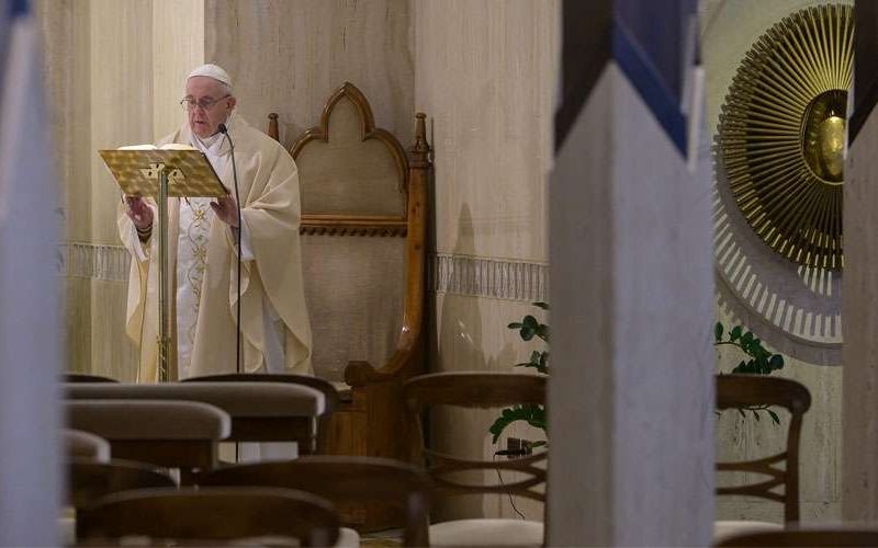 Papa-Francisco-Misa-Casa-Santa-Marta-Vatican-Media-14042020.jpg