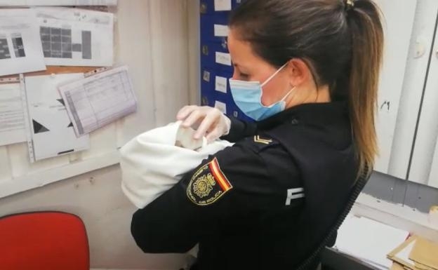 bebepolicia-R6WnBDlX7MJnMOif3OOfJ7L-624x385@El Norte.jpg