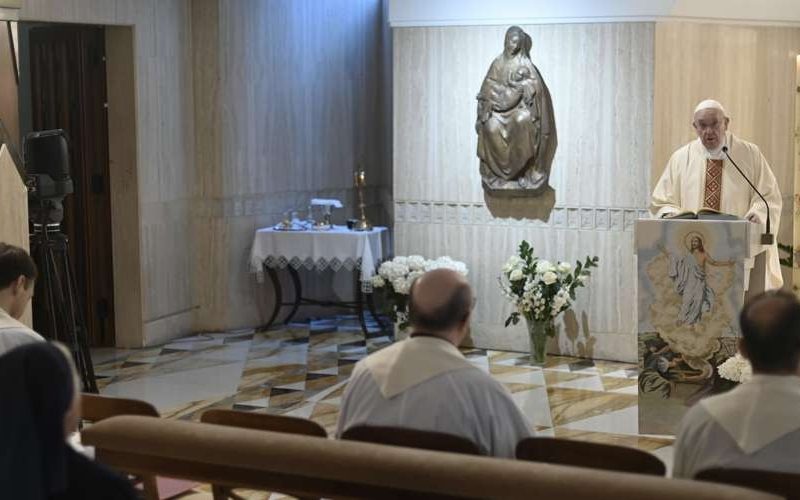 PapaFrancisco_Misa_Casa_SantaMarta_27abril2020_VaticanMedia.jpg
