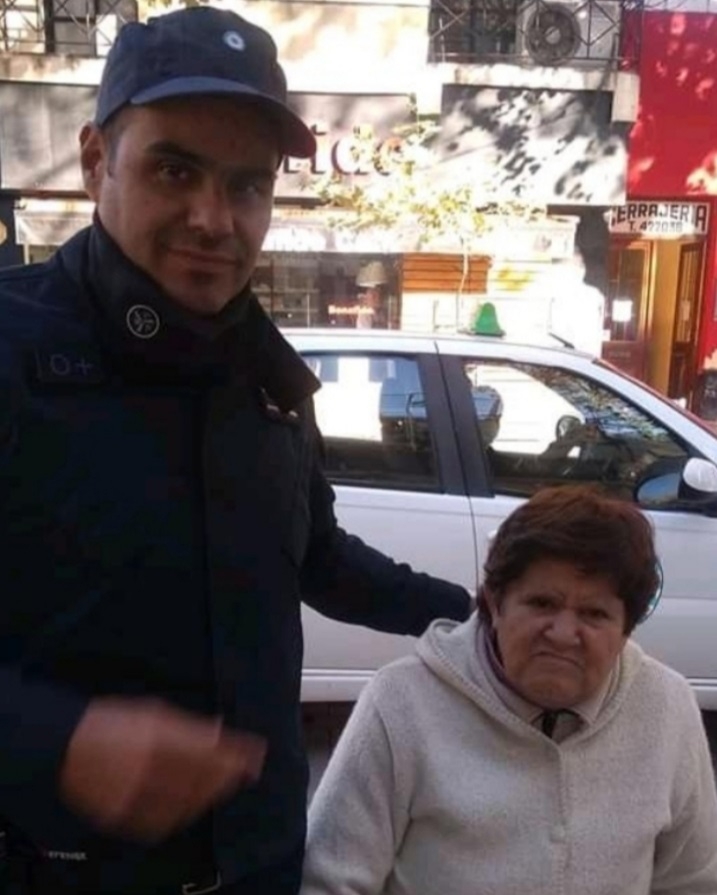 policia mercedes.jpg