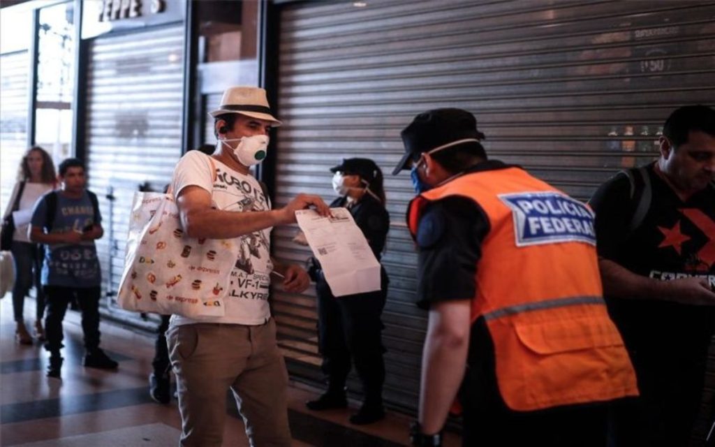 argentina-policia-cuarentena-1585529989910.jpg