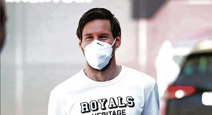 MESSI TAPA BOCA.jpg